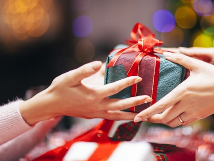 Estudio revela que los millennials serán los mayores compradores de la temporada navideña 2025, por encima de Gen X, Z y boomers