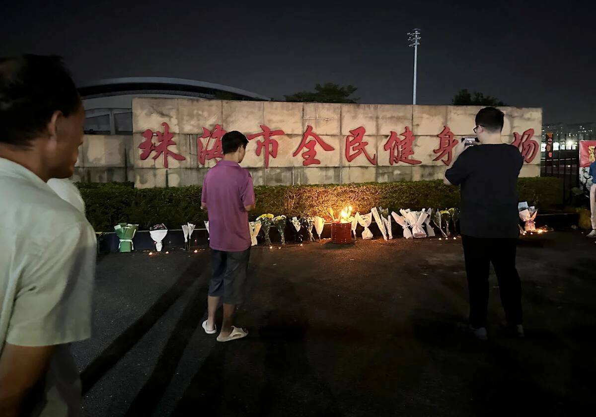 Homenaje a las víctimas en Zhuhai. / REUTERS.
