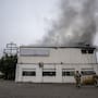 Evacúan a 70 personas por nuevo incendio en el bar Nonis de Otay