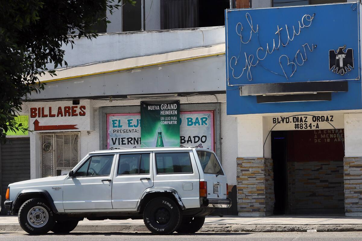 Asesinan a mujer en un bar