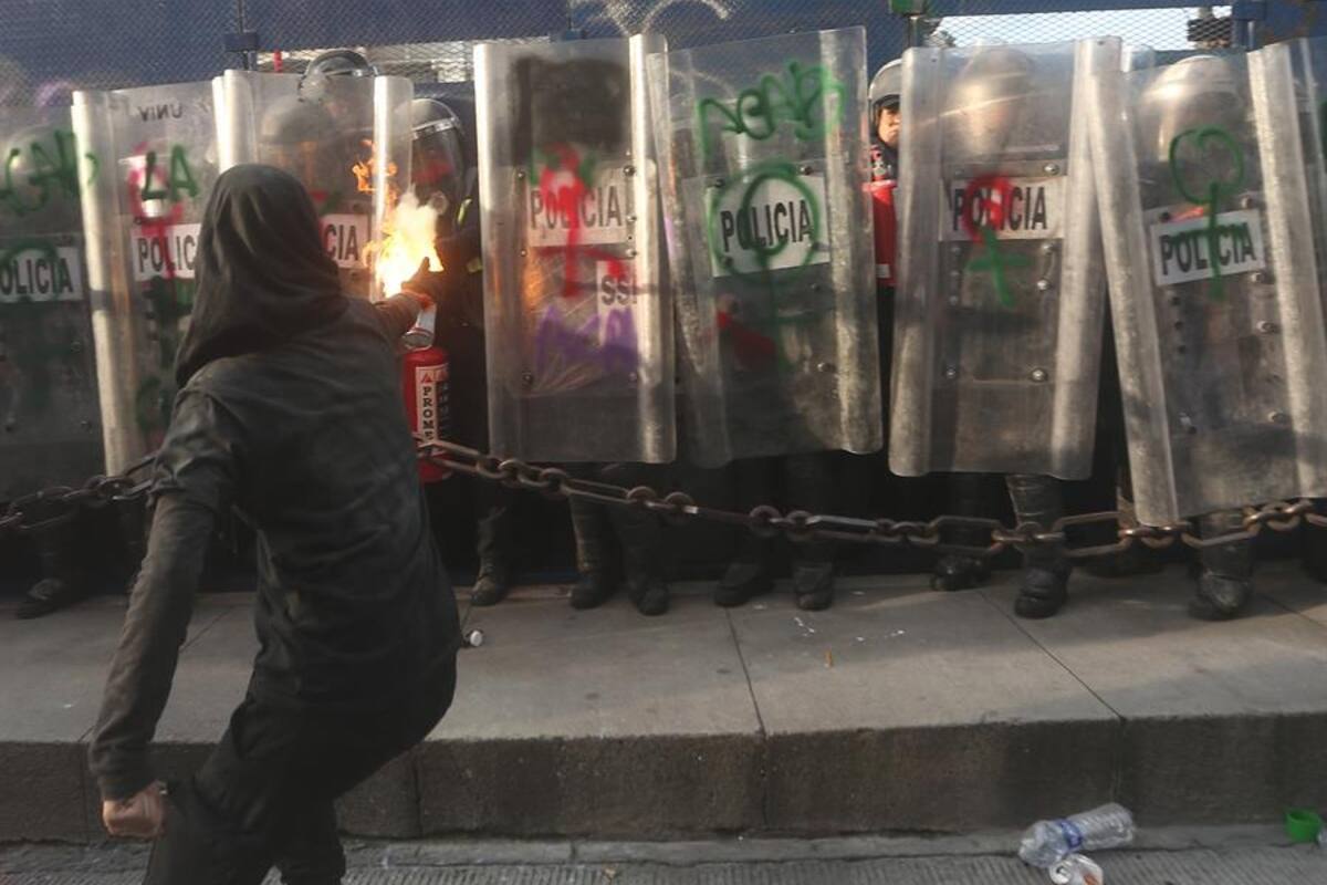 Se contuvo marcha feminista por plantón de Frenaaa: Sheinbaum