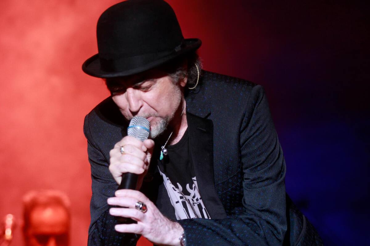 Pasa Joaquín Sabina cumpleaños en hospital tras caída en concierto