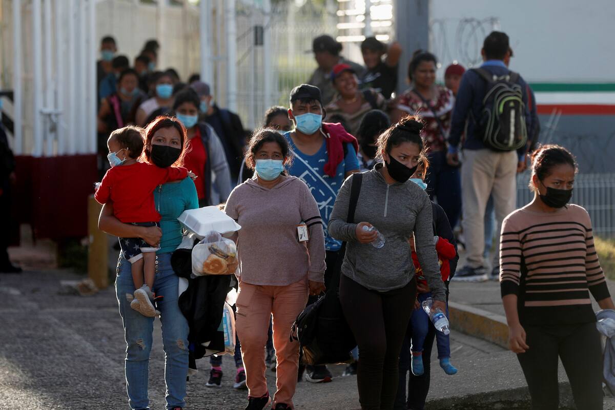 Gobierno de Tijuana rentará nave industrial para recibir a migrantes deportados