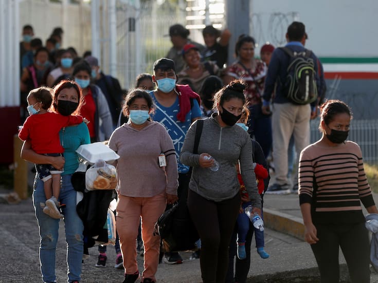 Señalan a INM por limitar permisos a migrantes