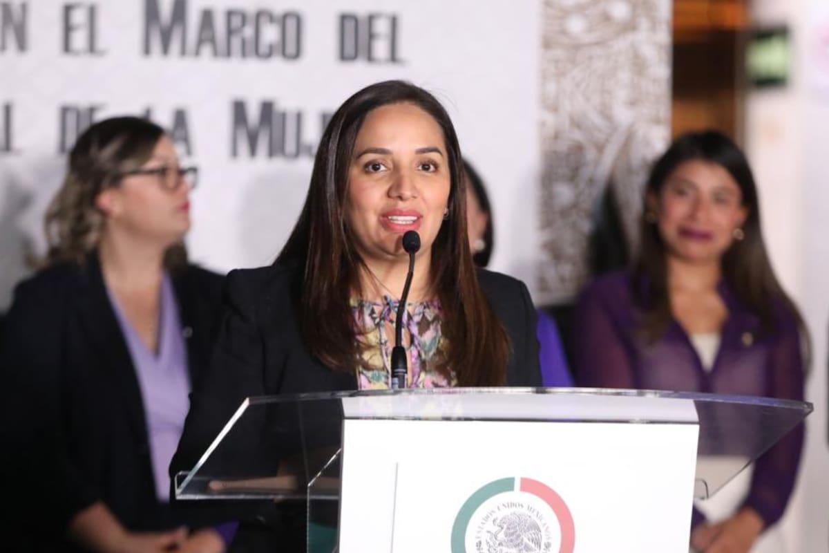 Inhabilitan por 20 años a Mariana Nassar, exsecretaria de Movilidad en Oaxaca, y le imponen una multa de 26 millones 700 mil pesos por daño al erario tras detectar irregularidades en el manejo de más de 2 mil millones de pesos del proyecto CityBus, un sistema de transporte público que nunca funcionó como fue planeado