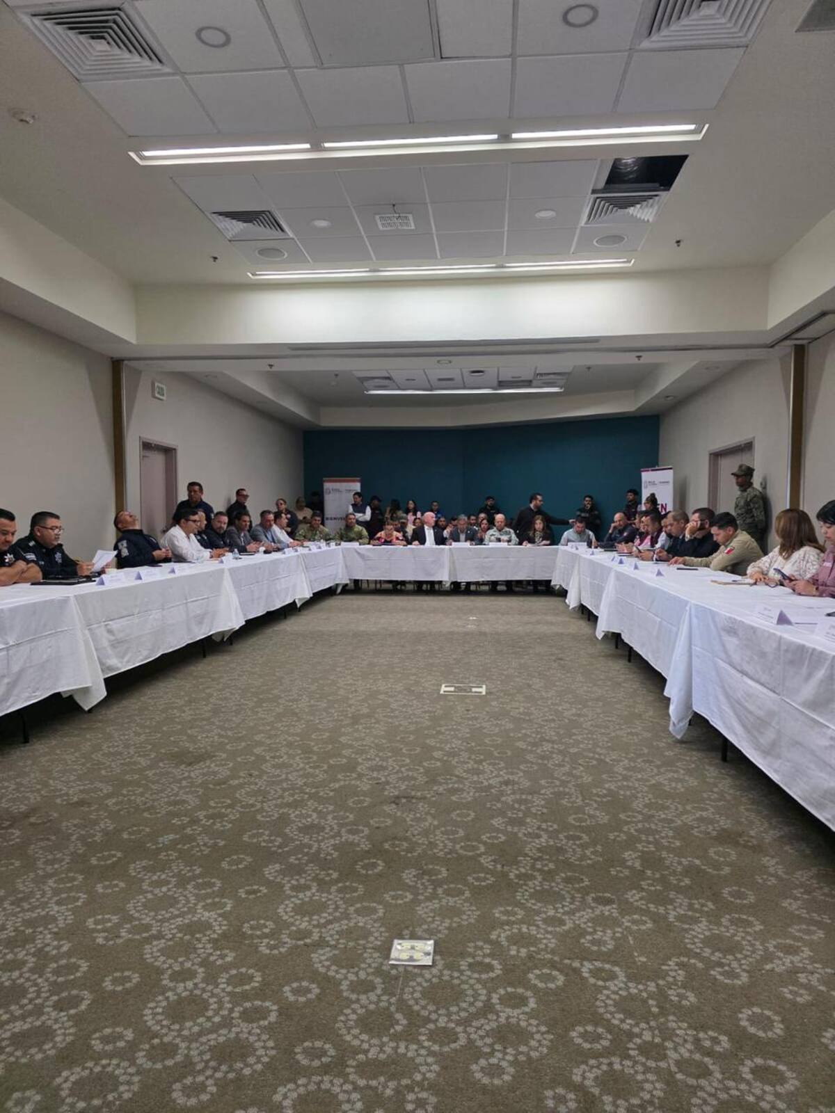 Autoridades municipales y estatales iniciaron la planeación del operativo de seguridad para el periodo vacacional de Semana Santa, con acciones preventivas en escuelas, colonias y zonas comerciales para proteger a turistas y residentes. Foto: Cortesía