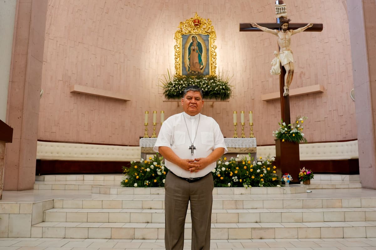 Entró al seminario porque un amigo lo invitó a estudiar la preparatoria; Obispo de Mexicali celebra 40 años de servicio
