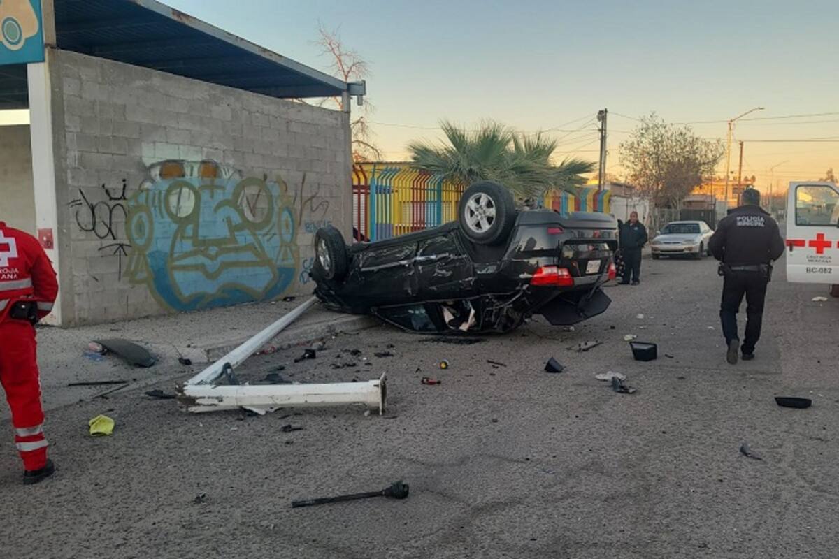 Muere un hombre y dos personas resultan heridas tras colisión en Pueblo Nuevo