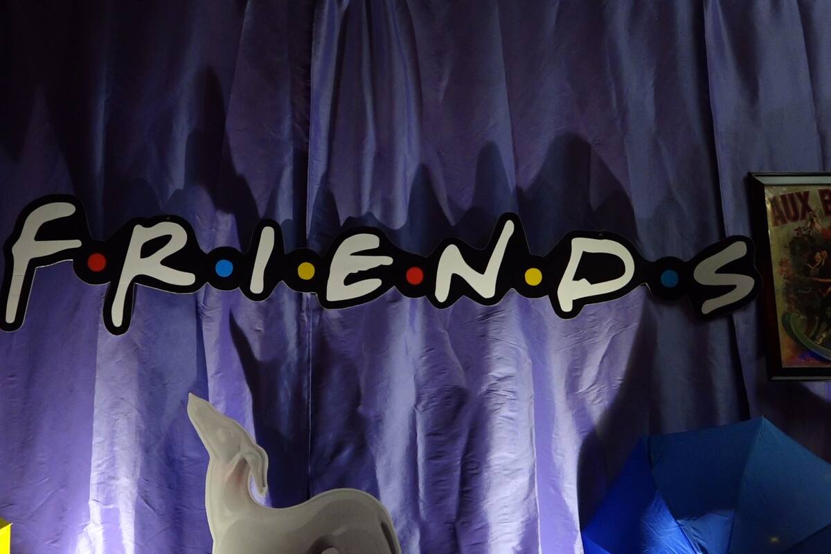 Buscan con cafetería revivir la atmósfera de la serie F.r.i.e.n.d.s.