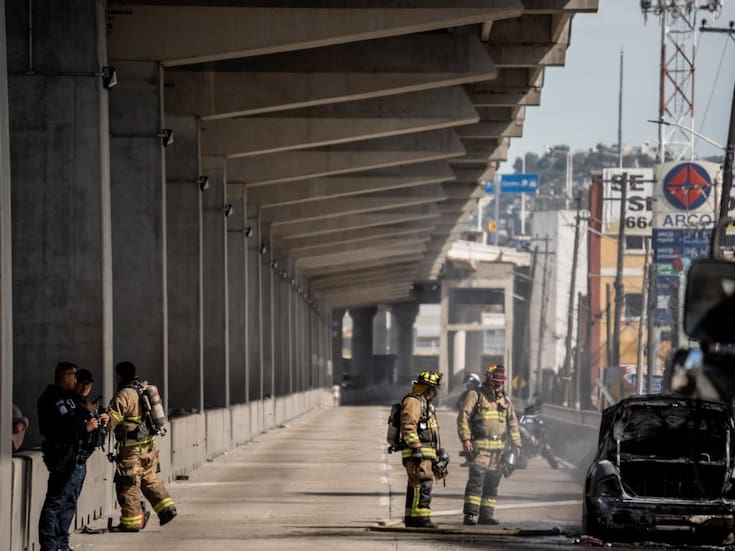Queman otro carro en la avenida Internacional