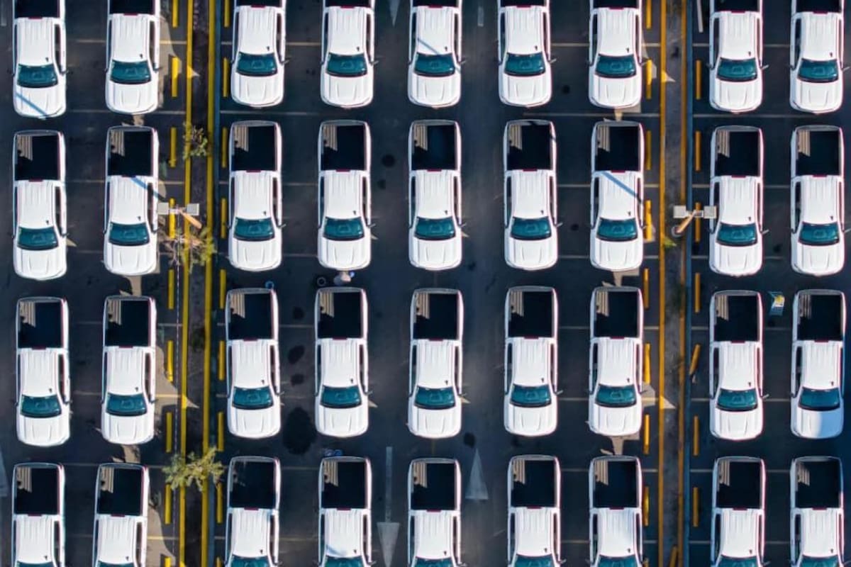 Entregan nuevas unidades a FGE