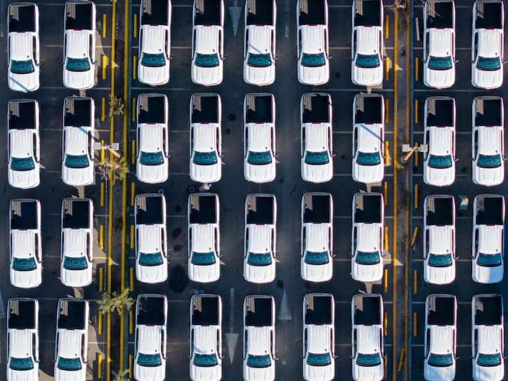 Entregan nuevas unidades a FGE