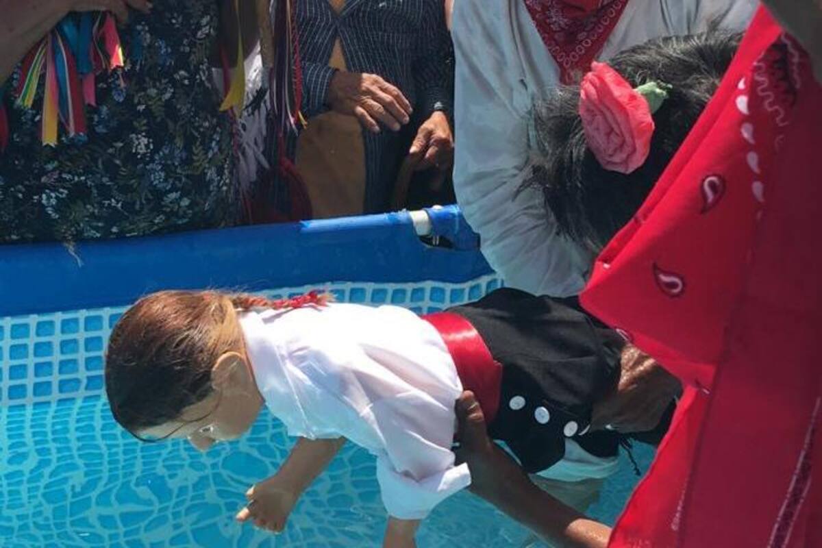 Cumplen Mayos con el tradicional baño de San Juan