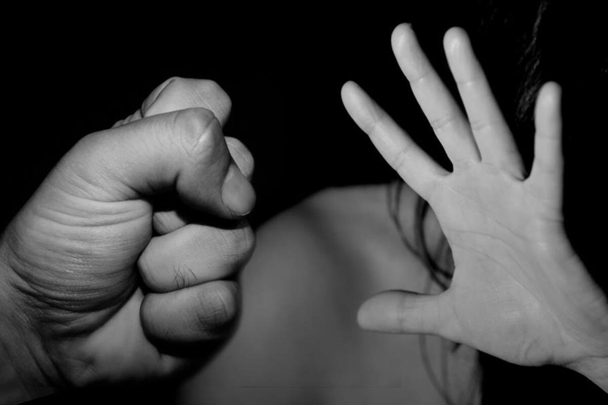 Amenaza a su pareja con arma blanca