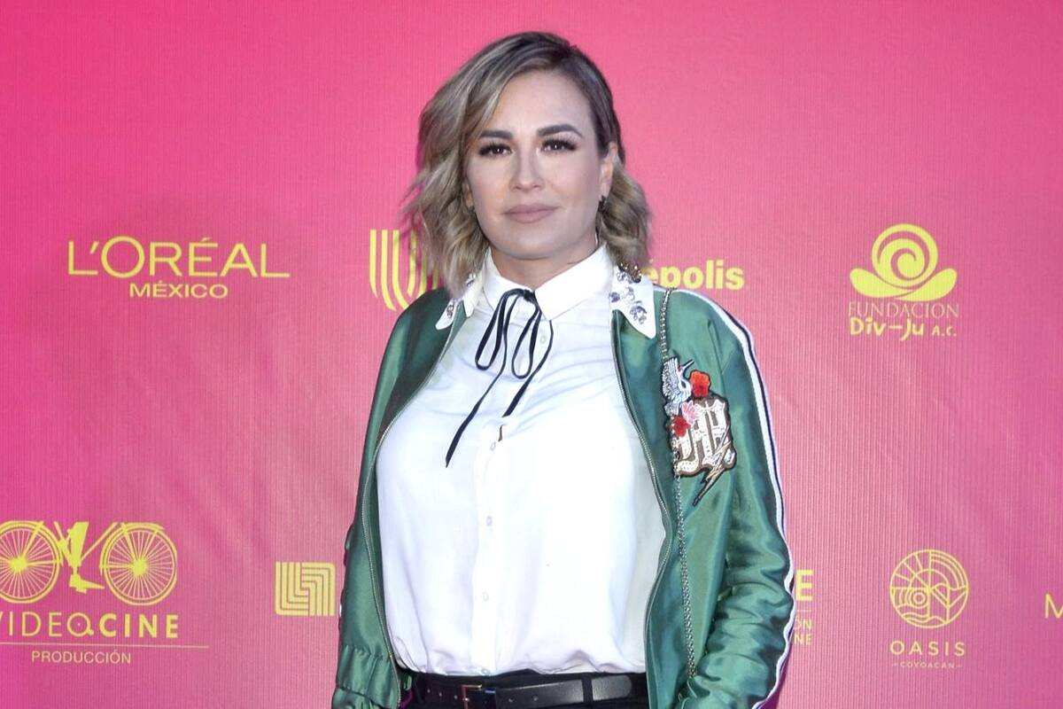 María José no recibe regalo de fan en concierto y desata controversia