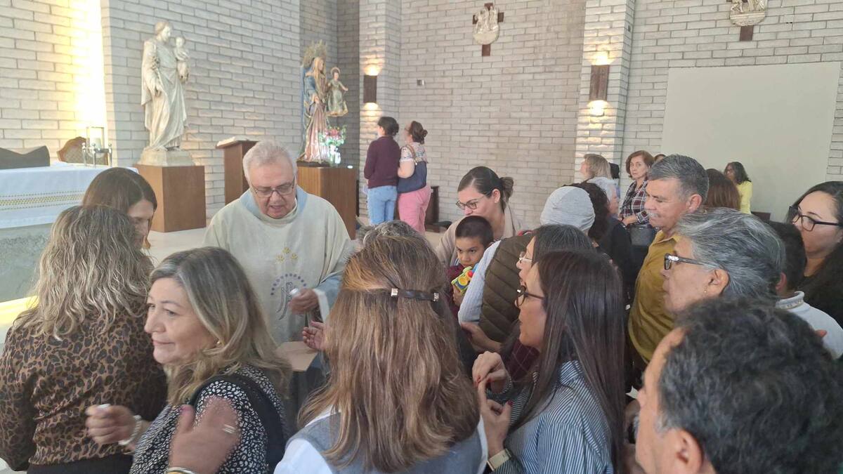 Acuden a la Virgen de Lourdes para pedir por su salud