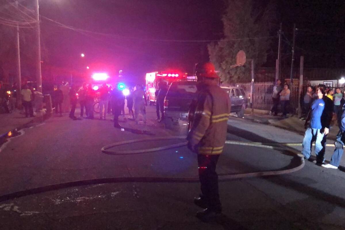 Incendio acaba con tres casas en la colonia Alamitos