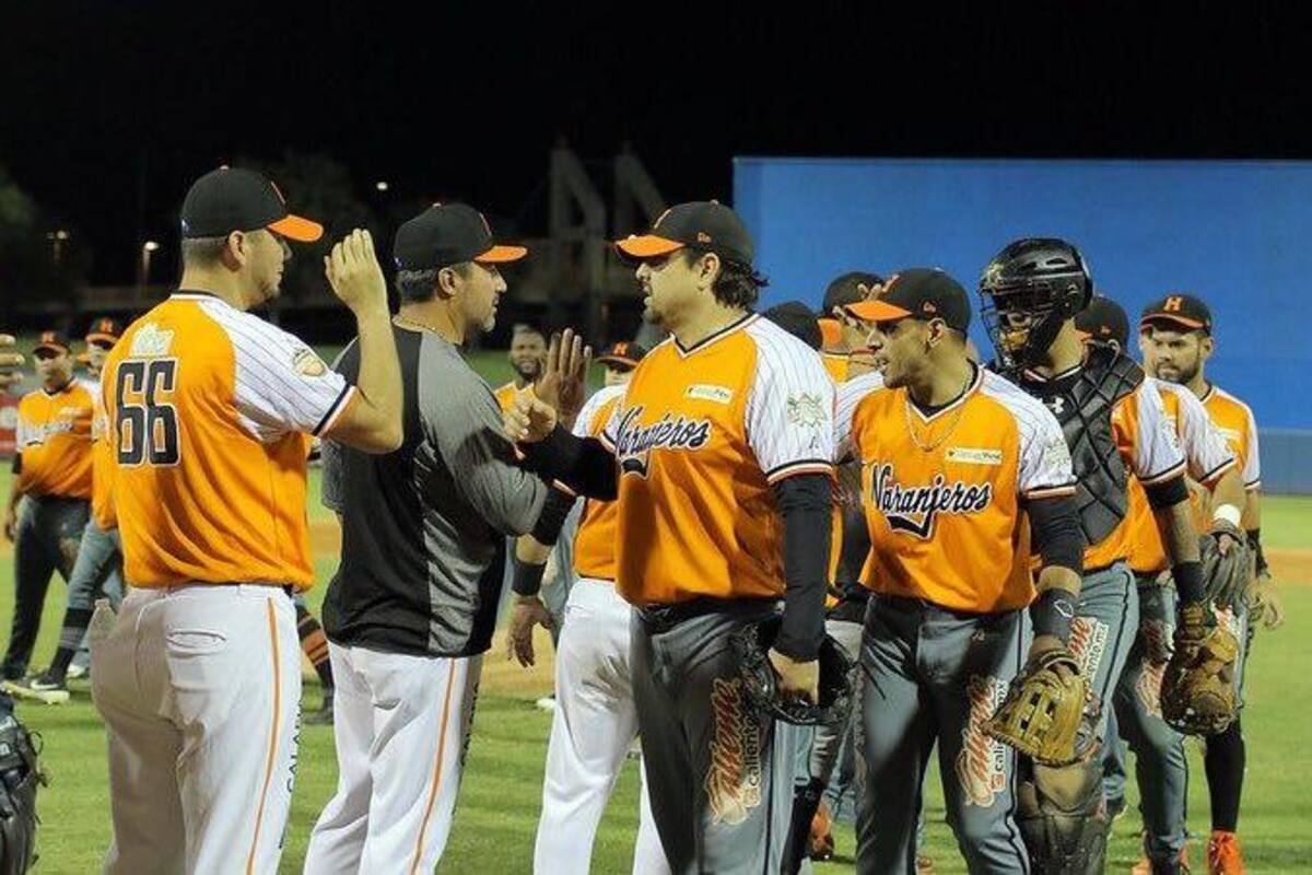 Naranjeros le pegan a los Mayos en Tucson