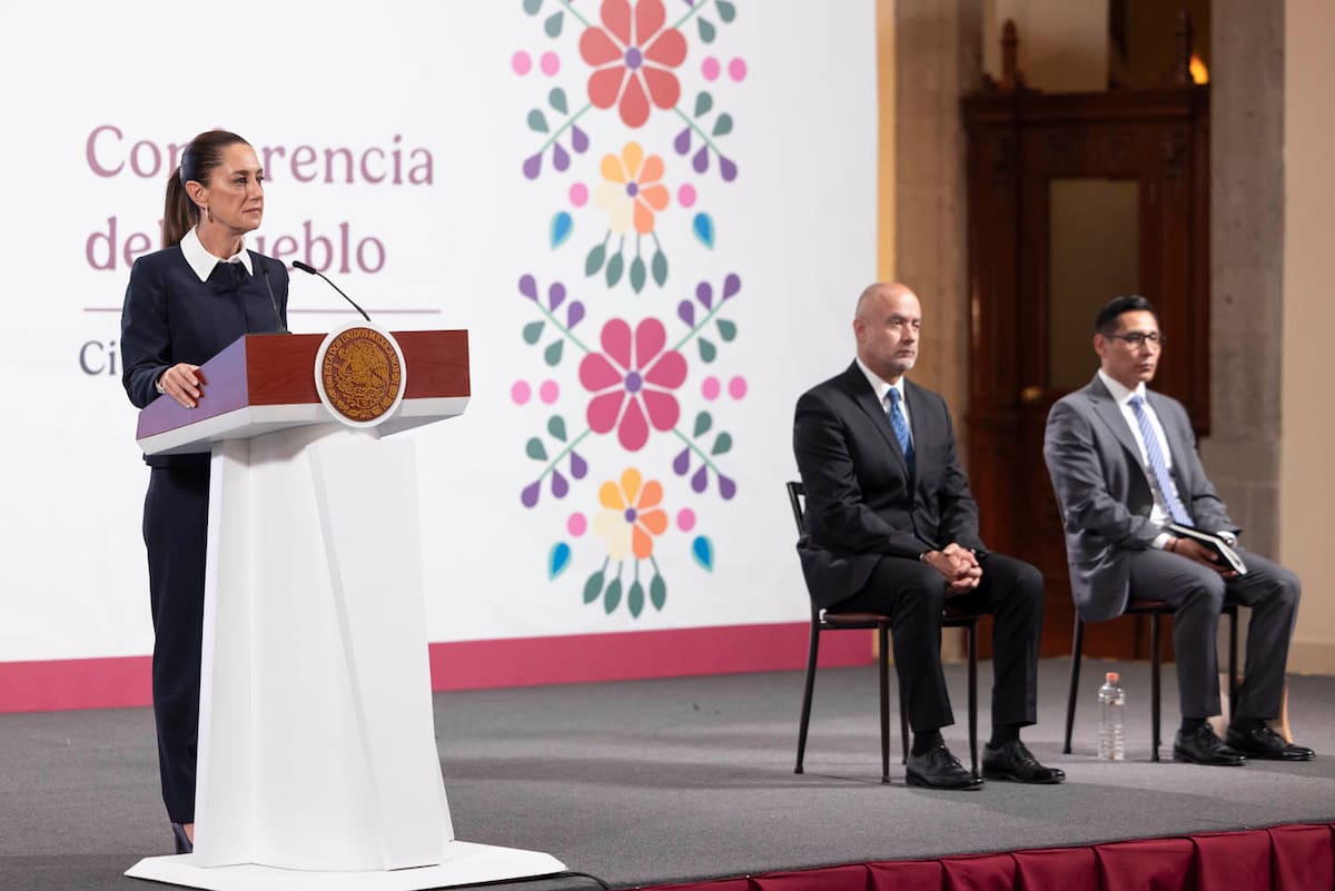 Cuauhtémoc, Ciudad de México. 4 de junio 2025. La presidenta constitucional de los Estados Unidos Mexicanos, la Doctora Claudia Sheinbaum Pardo en conferencia de prensa matutina en el salón de la Tesorería de Palacio Nacional. | Foto: Gabriel Monroy/Presidencia