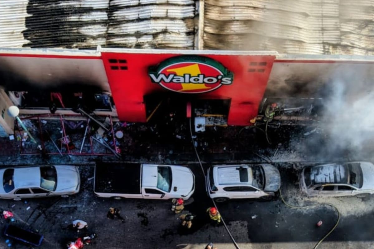 Tres personas sobrevivientes del incendio en Waldo’s de Hermosillo siguen hospitalizadas; dos casos graves