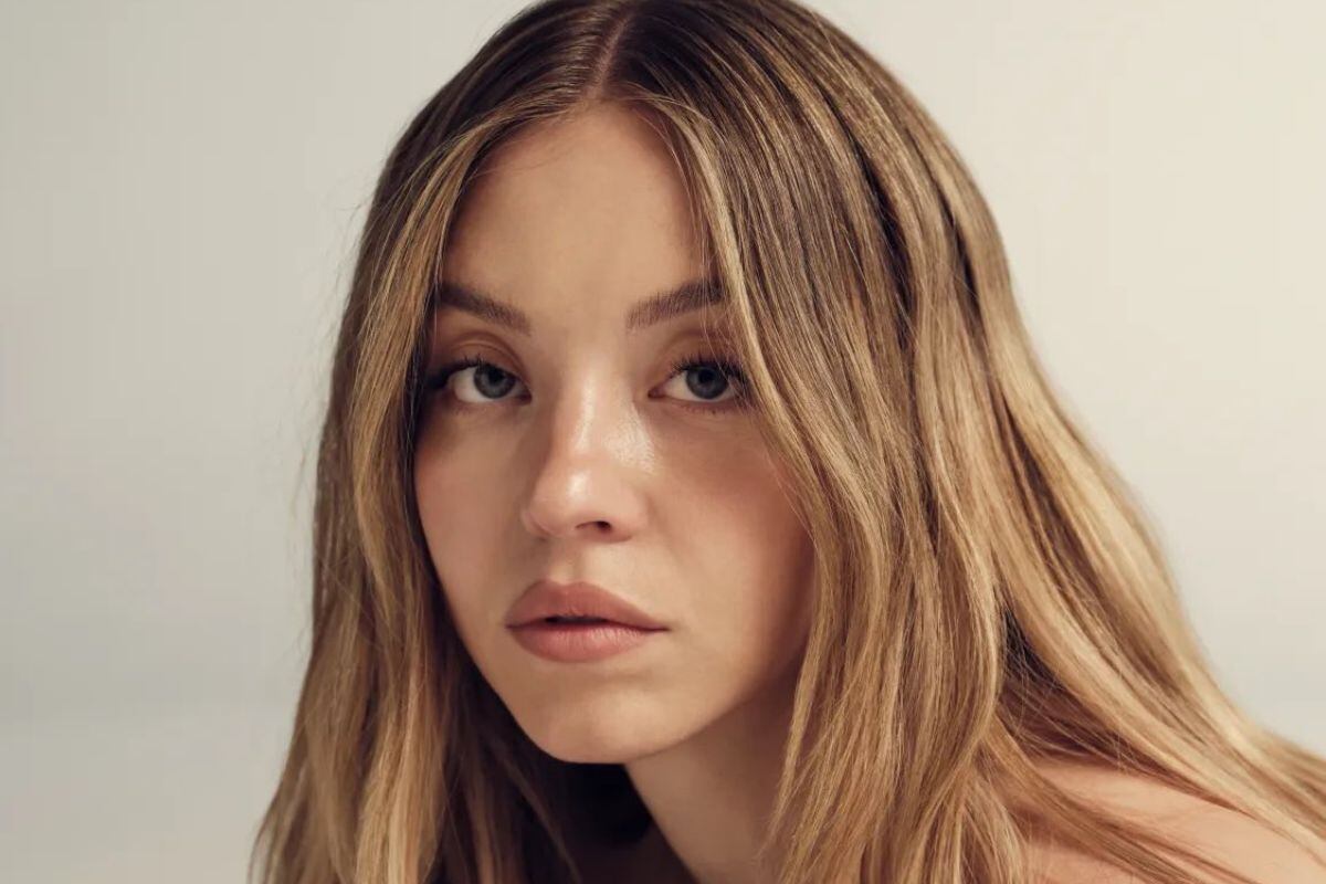 La actriz evita hablar de su polémica campaña de pantalones de mezclilla.