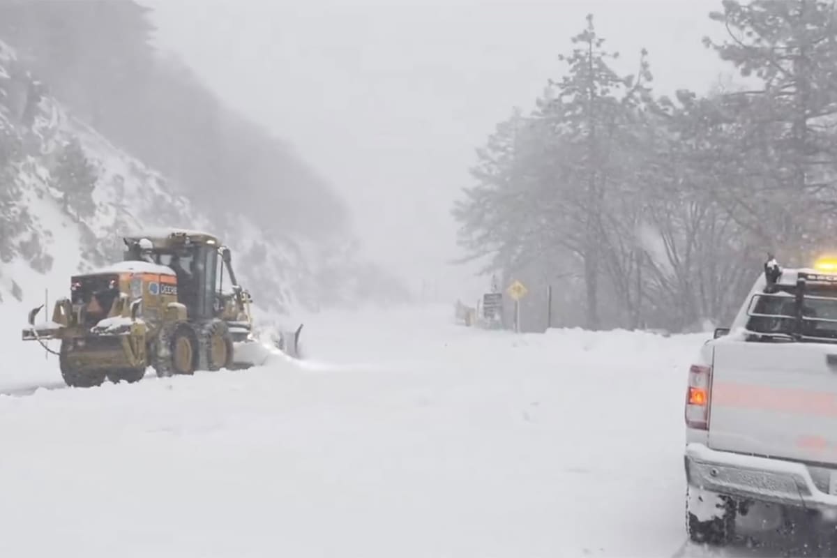 Piden precaución en montañas del Sur de California tras fuerte nevada