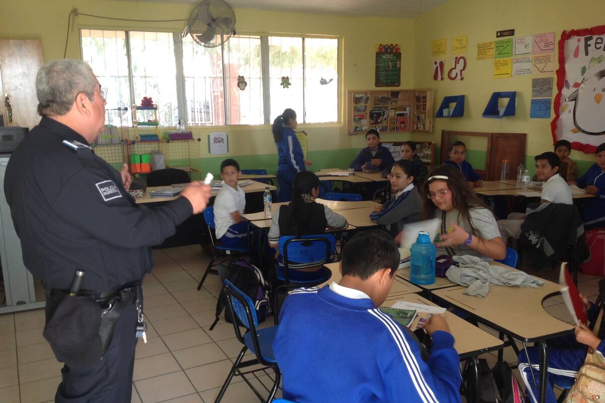 Reciben estudiantes pláticas sobre riesgos y consecuencias del consumo de drogas