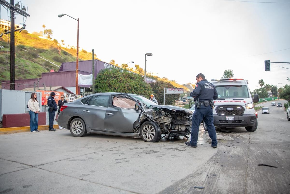 Una conductora ingresó en sentido contrario y provocó un accidente la mañana del domingo. Foto: Border Zoom