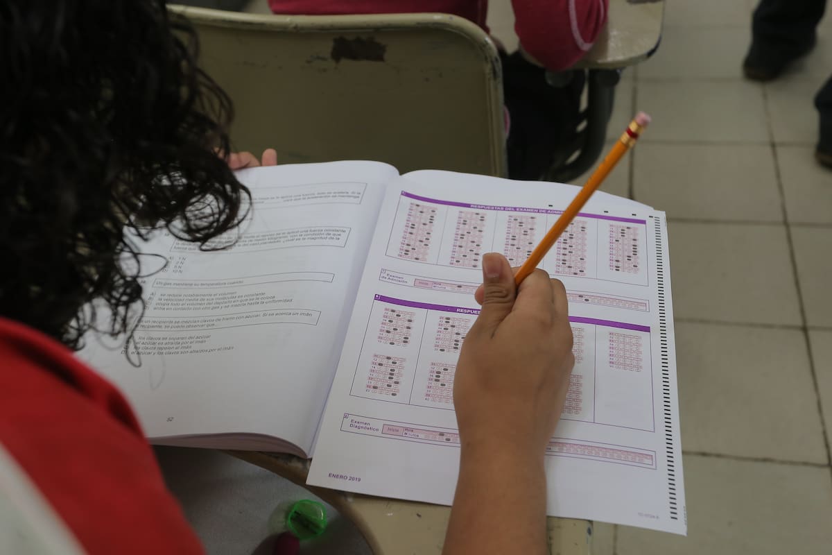 Jóvenes que no alcanzaron puntaje para prepa serán asignados a plantel