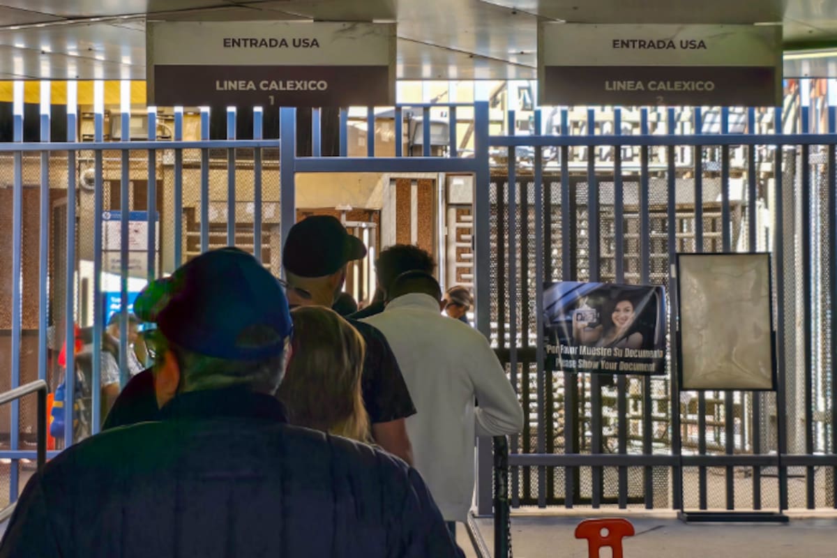 Filas de casi 2 horas de espera en garitas de Mexicali