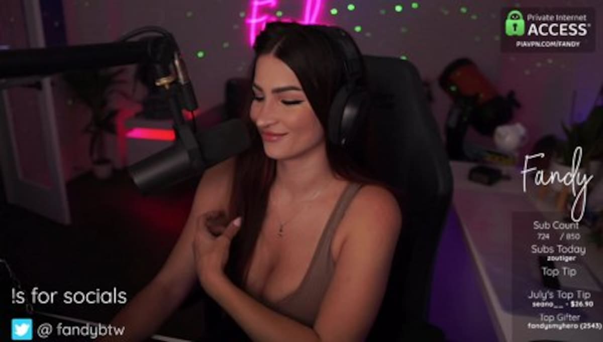 Fandy, la streamer que dió a luz durante una transmisión de Twitch.