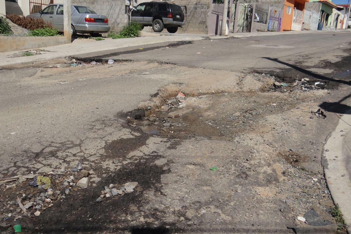 Deja Ayala a Ensenada llena de baches: Fetraex
