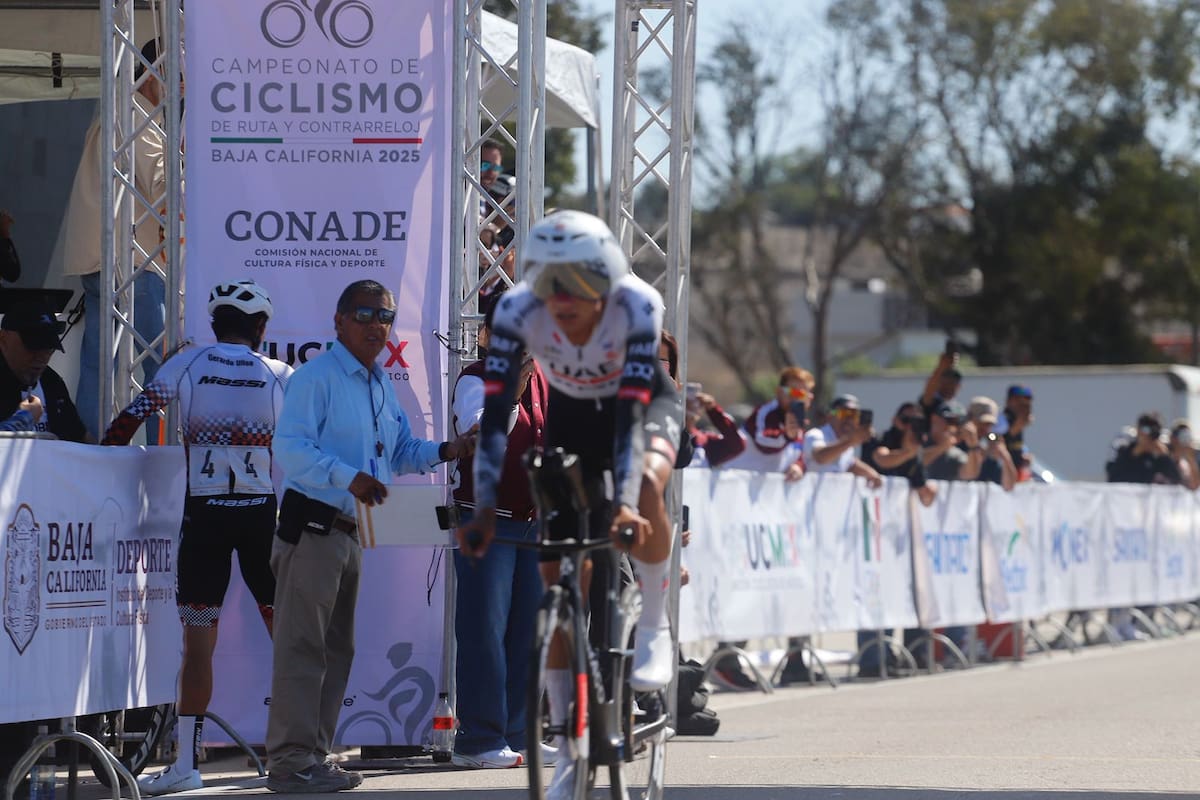Isaac del toro se corona campéon nacional de contrarreloj en Ensenada