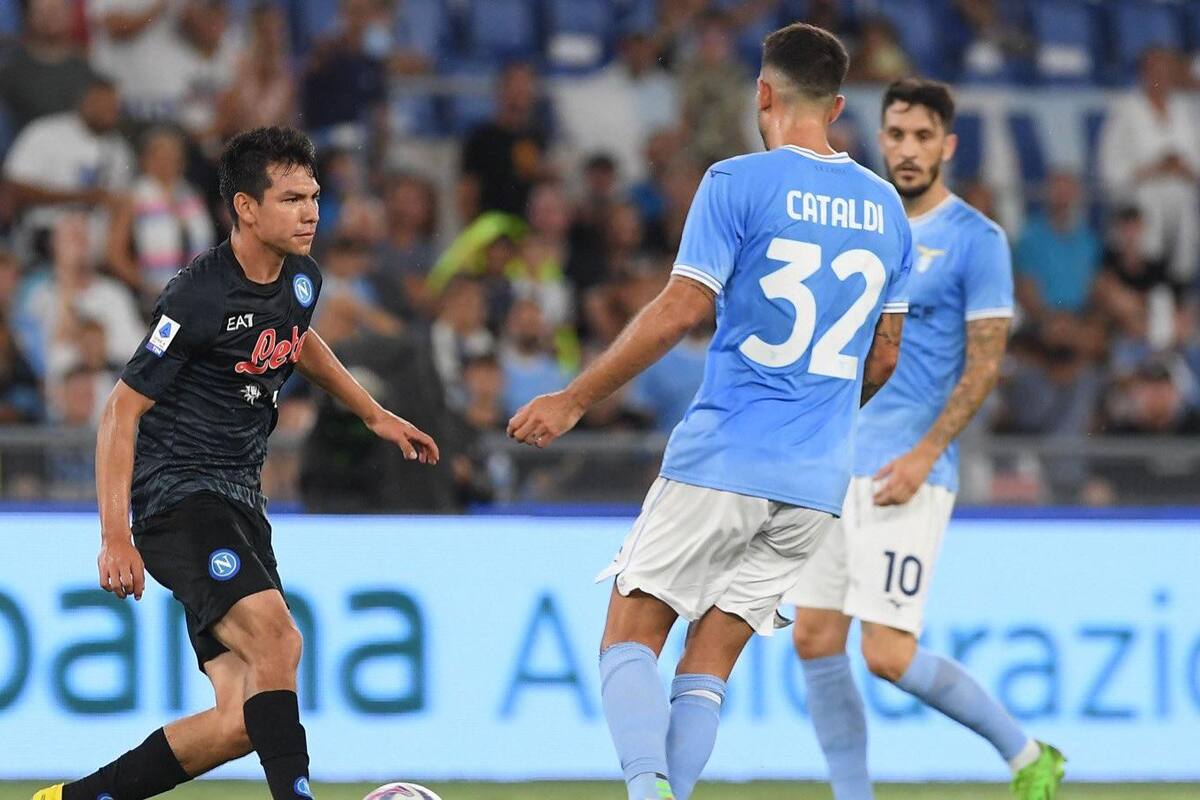 ¡Ahora el 'Chucky'! Hirving Lozano abandona la cancha tras sufrir fuerte golpe en la cabeza