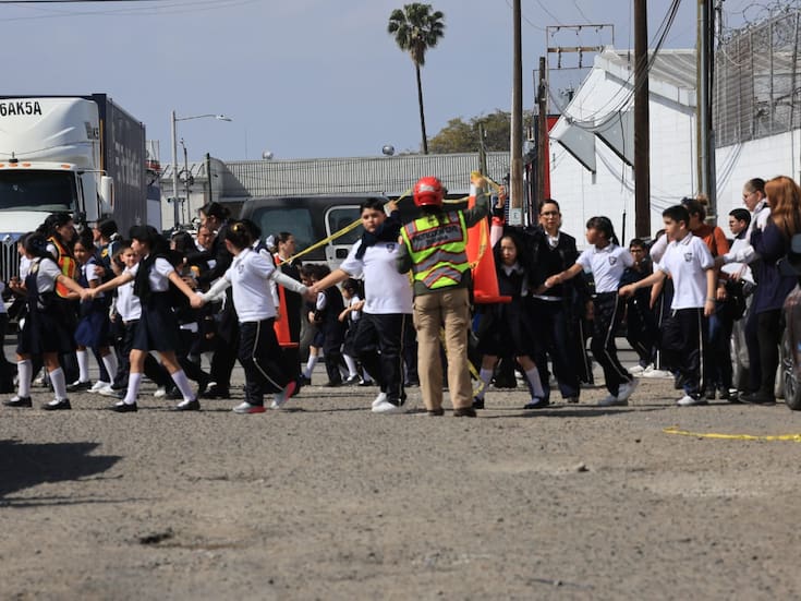 Fuga de gas ocasiona evacuación de más de 200 niños de preescolar y primaria