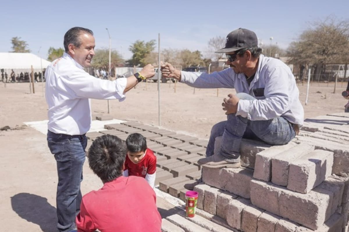 Antonio Astiazarán da seguridad patrimonial a familias del poblado Miguel Alemán