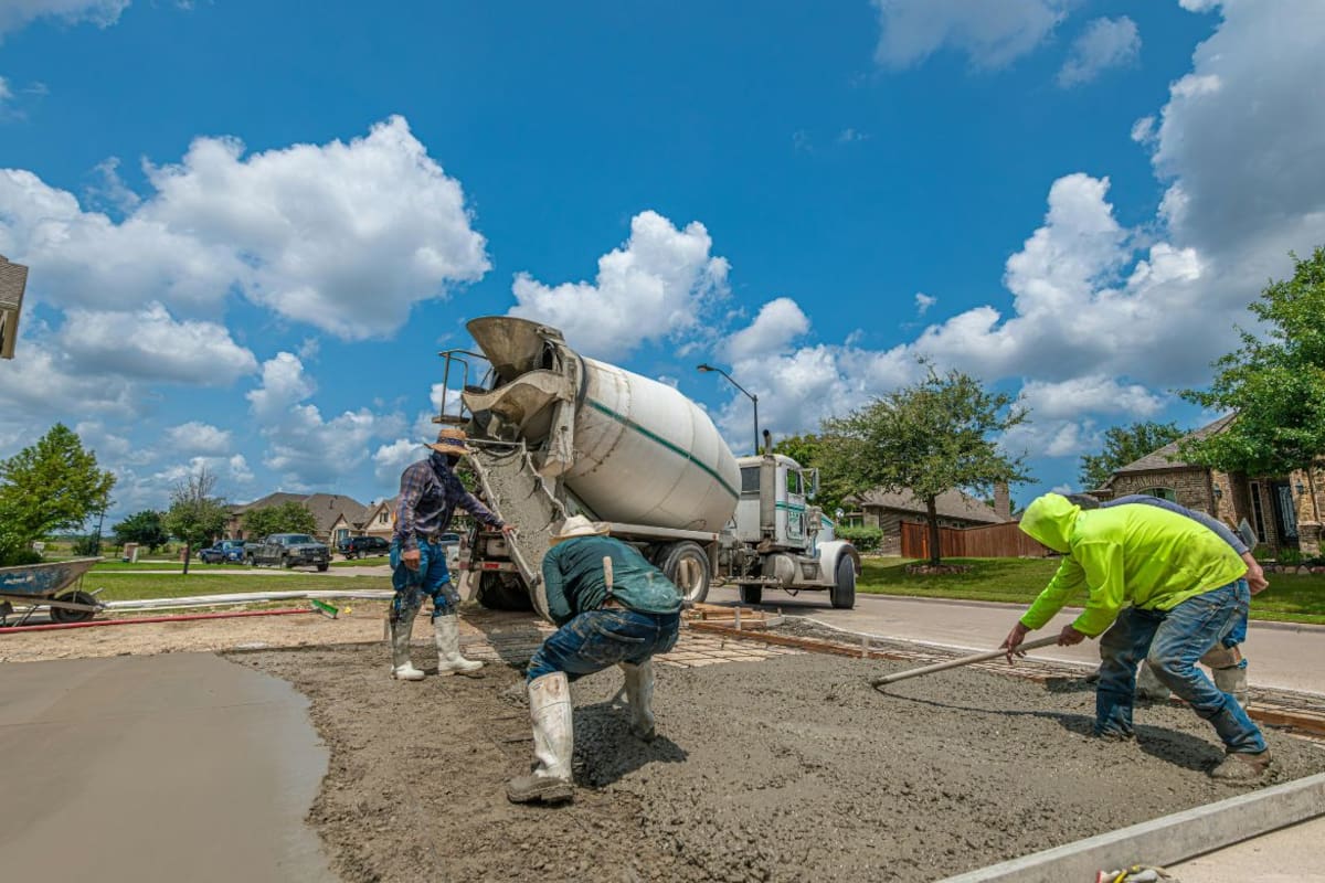 El sector de la construcción en México enfrenta un nuevo riesgo: el huachicol de cemento, un material adulterado que se vende de forma ilegal y compromete la seguridad de viviendas e infraestructura