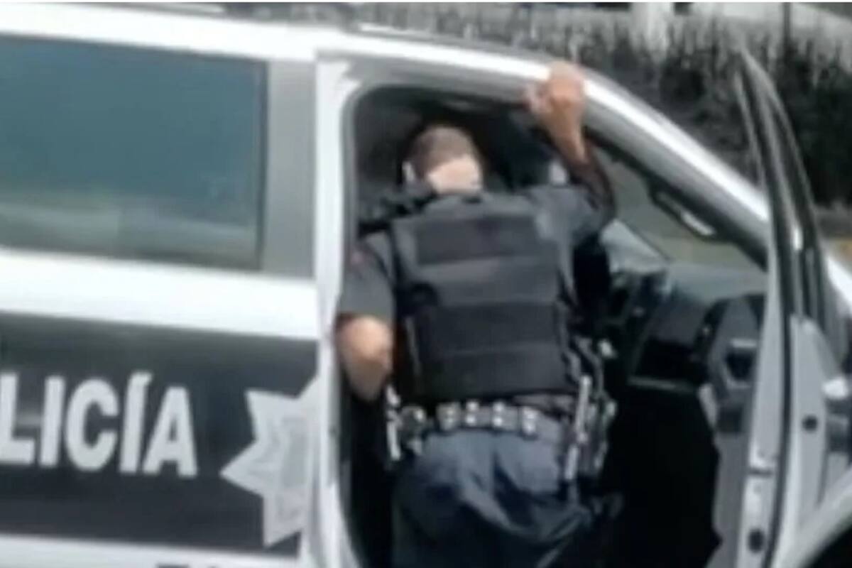 Captan a policías de Zapopan acariciándose