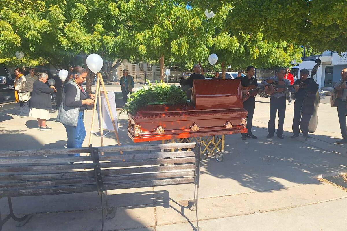 Dan último adiós a Teodoro López Gámez, músico de la Plaza Centenario, rodeado de música y seres queridos