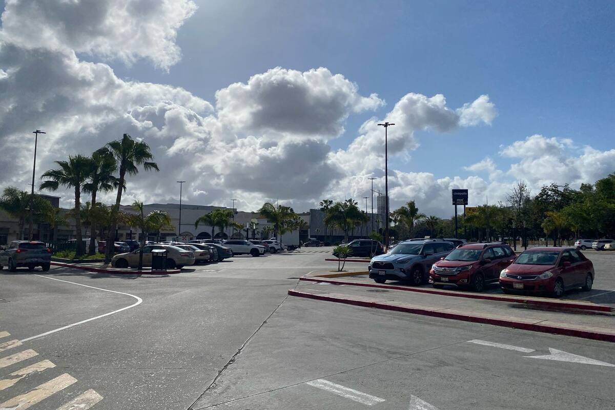 Iniciarán inspecciones a plazas para garantizar 40 minutos de estacionamiento gratuito