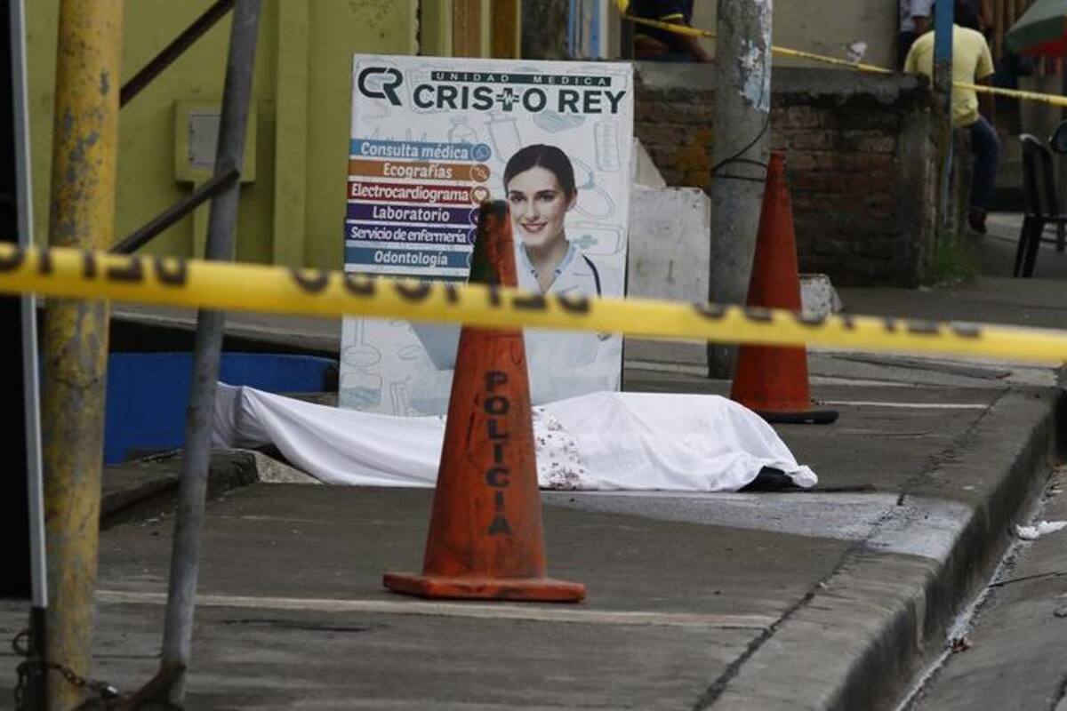 Ecuador desmiente rumores de incineraciones callejeras de cadáveres del COVID-19