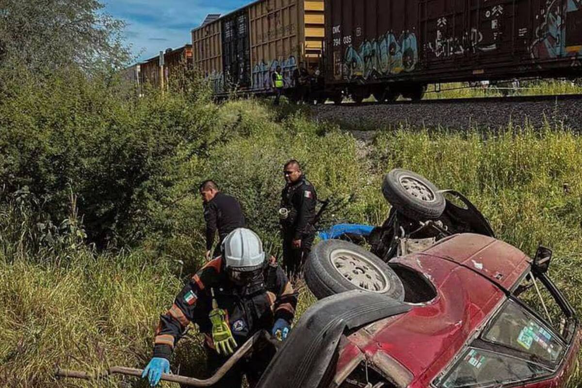 Tren colisiona contra automóvil en Querétaro: Cuatro muertos y tres heridos graves