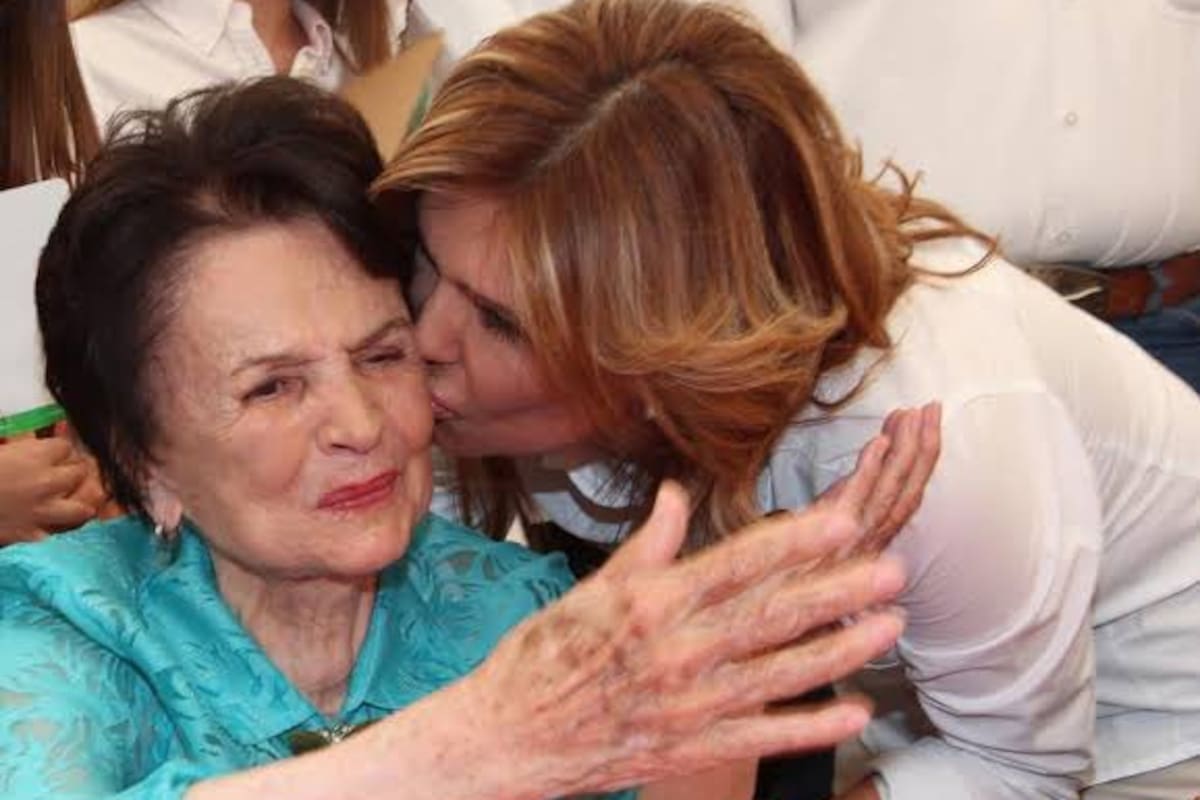 Claudia Pavlovich publica mensaje de despedida a su madre, Alicia Arellano
