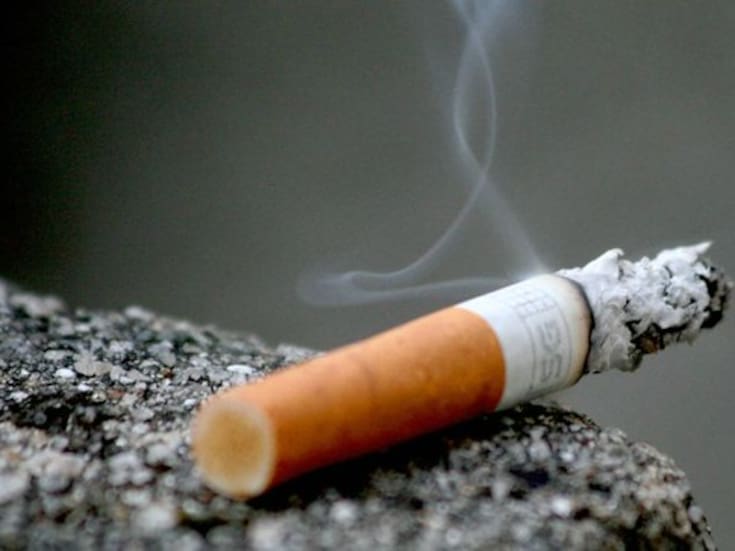¿Se acabaron las colillas en el suelo? reforma busca endurecer las reglas contra el desecho inadecuado de filtros de cigarrillos por su impacto devastador en los mantos acuíferos
