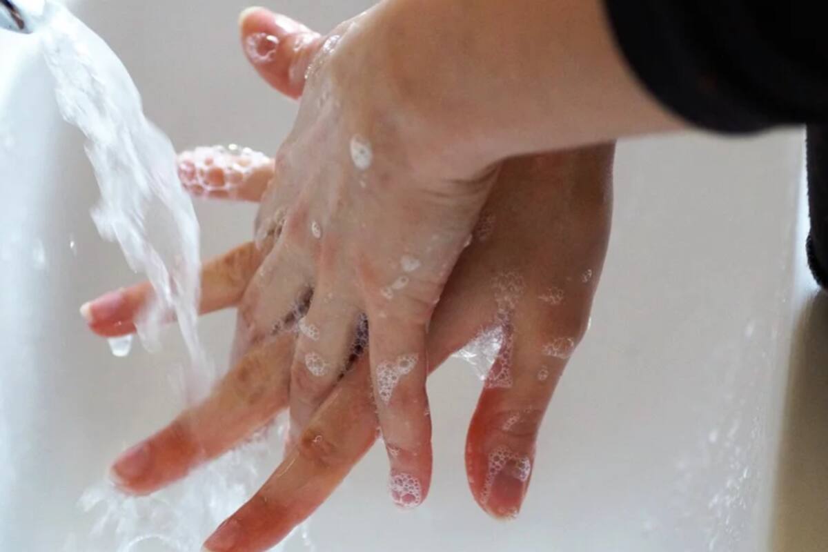 Así debes desinfectarte si vuelves de la calle a tu casa para prevenir el coronavirus