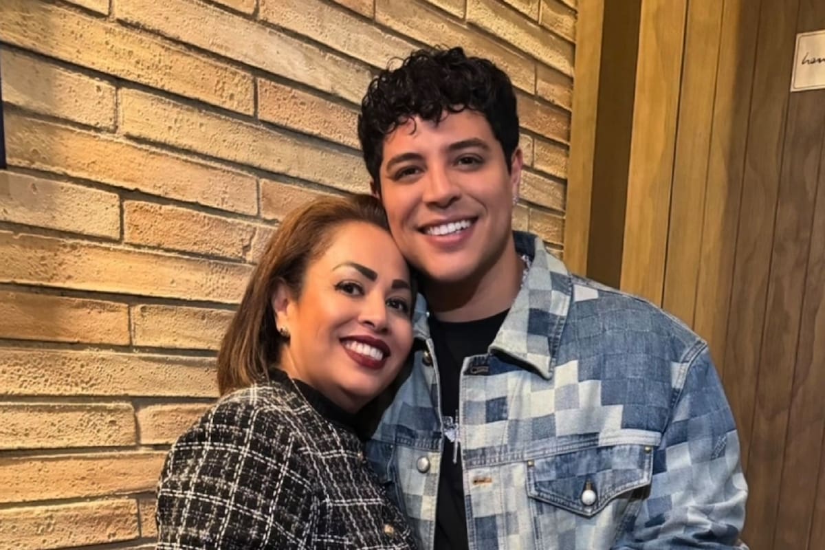 Eduin Caz sorprende a su madre por su cumpleaños