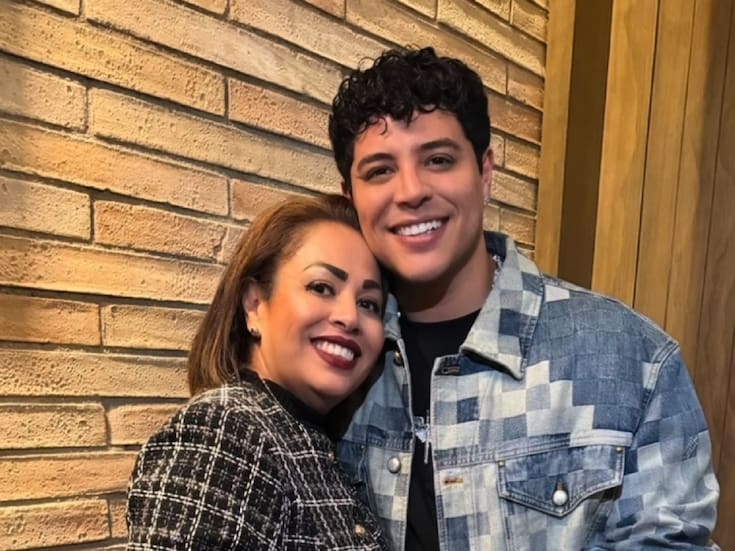 Eduin Caz sorprende a su madre por su cumpleaños