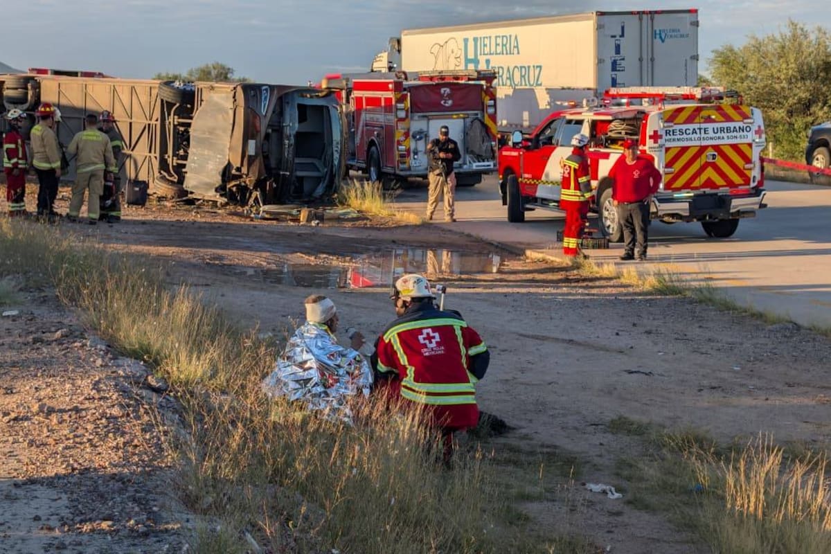Volcamiento de autobús de pasajeros en la carretera Hermosillo-Guaymas deja muertos y varios heridos, entre ellos menores de edad