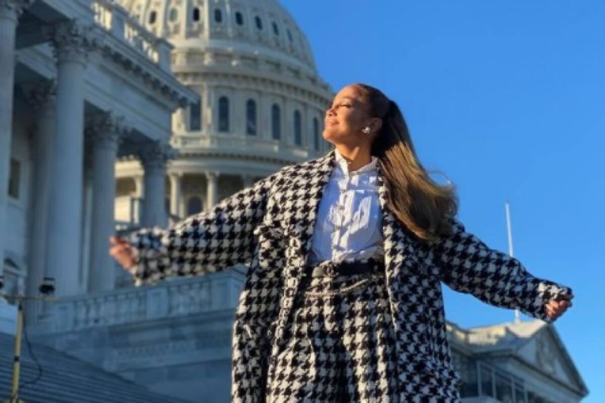 Jennifer López habla en español en la toma de protesta de Joe Biden