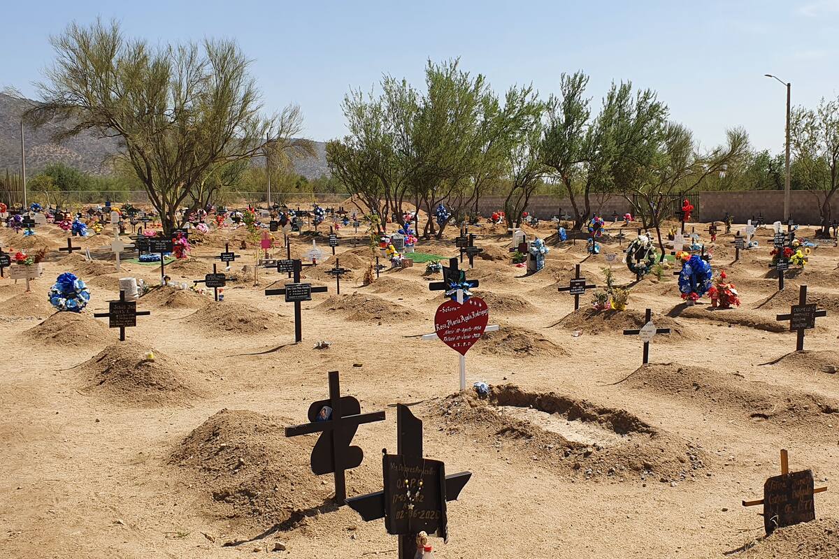 Sepultan a los tres hermanos asesinados por su padre en Hermosillo
